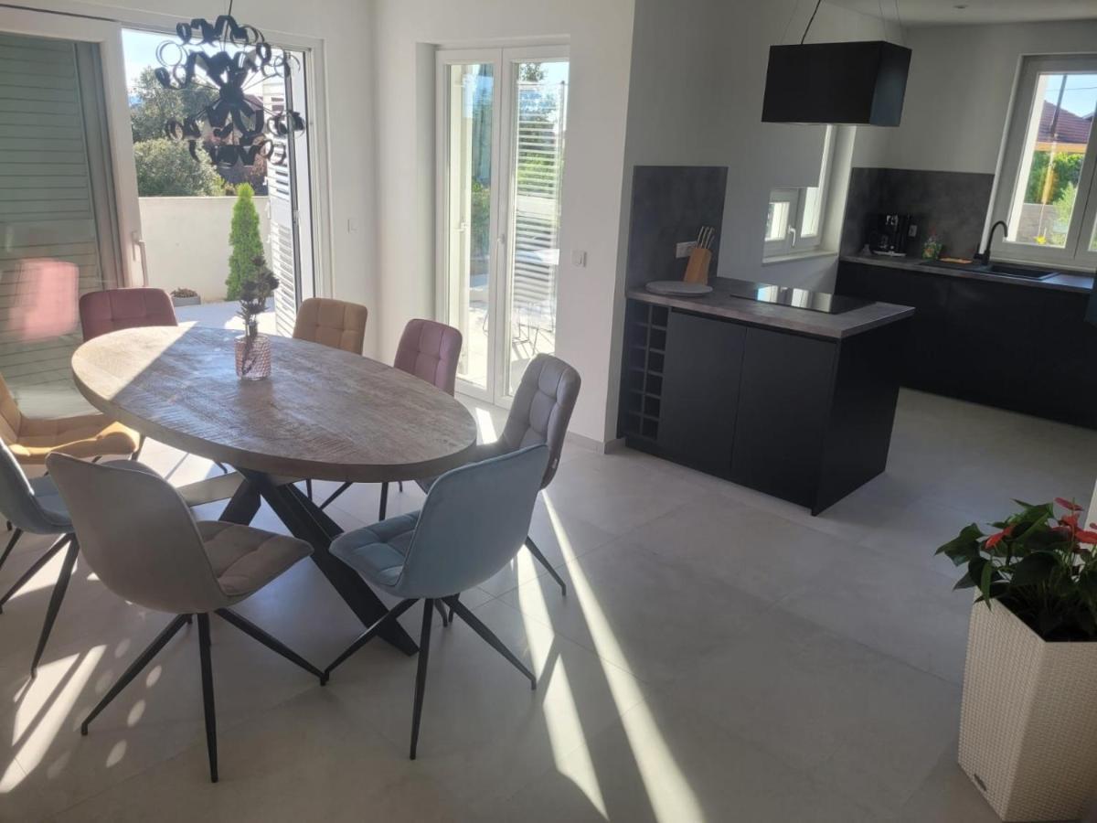 Haus Dalmatia With Heated Pool Apartment Bibinje Ngoại thất bức ảnh