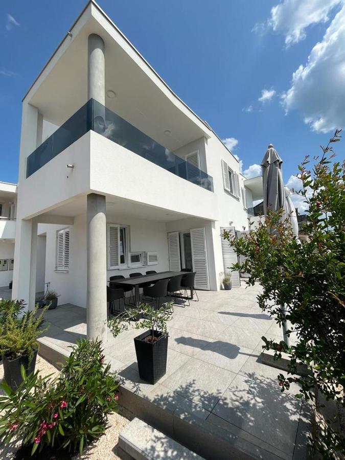 Haus Dalmatia With Heated Pool Apartment Bibinje Ngoại thất bức ảnh